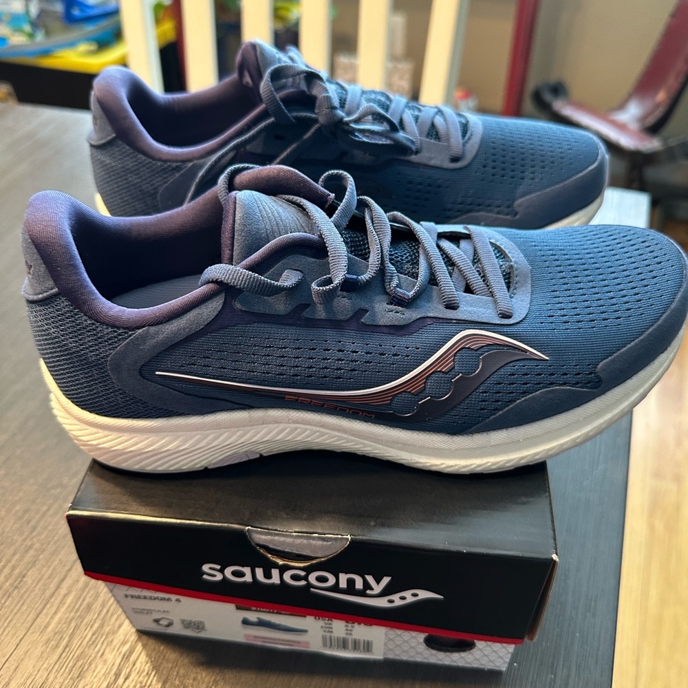 Saucony Freedom 4 storm/lilac size 8.5M